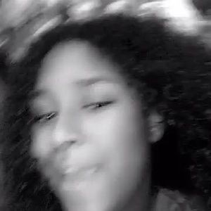 Meet your Posher, Ronique